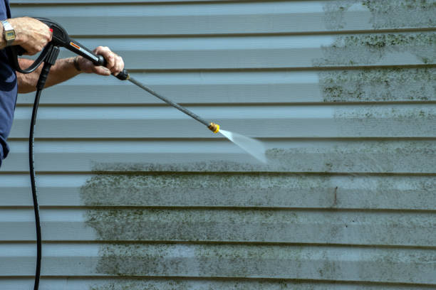 Animal Enclosure Cleaning in Richmond, IL